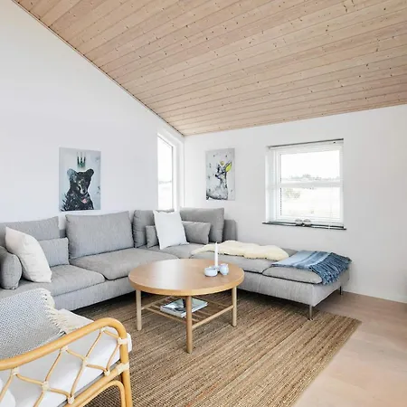 6 Person Holiday In